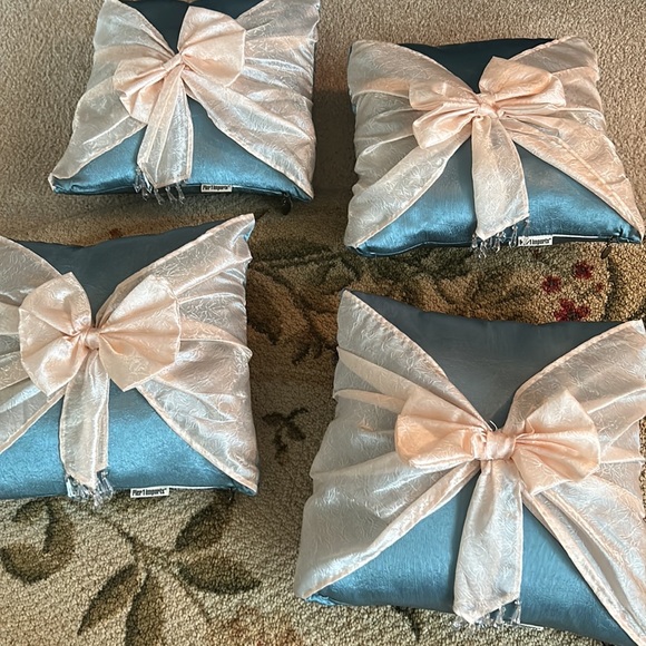 Pier 1 Accents Pier Imports 4 Accent Pillows Lite Blue Wpink Lace